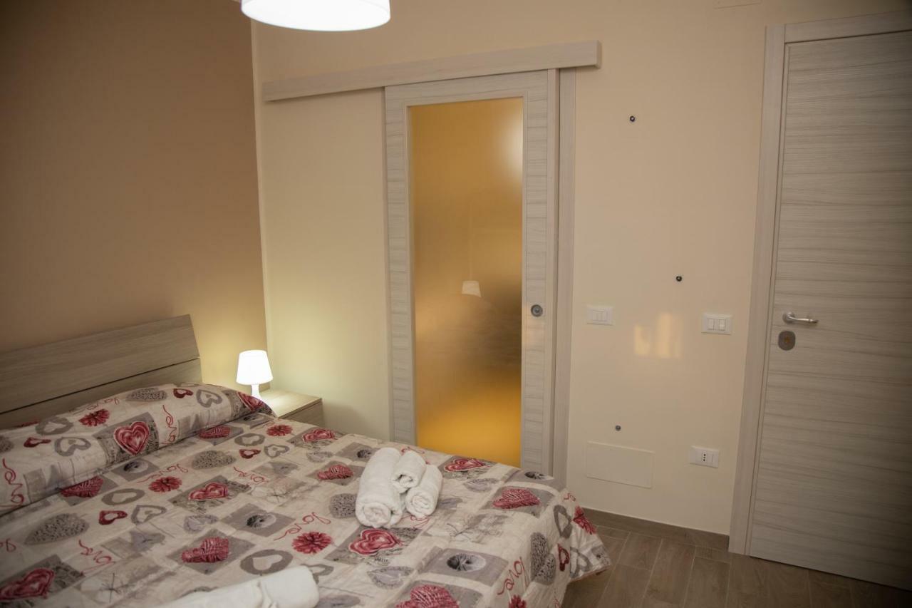 B&B Miramare Suite Таранто Екстериор снимка