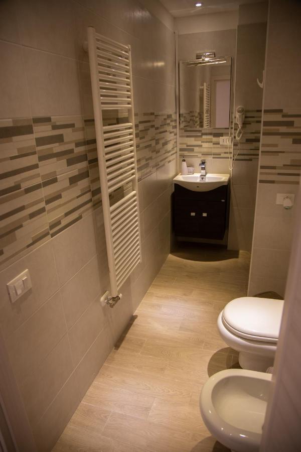 B&B Miramare Suite Таранто Екстериор снимка