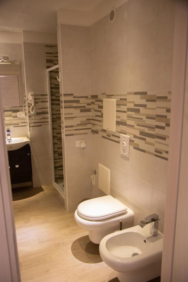 B&B Miramare Suite Таранто Екстериор снимка